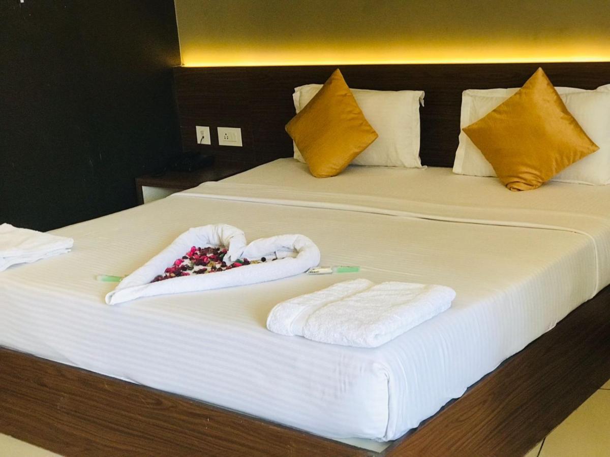 Hotel Wayanad Royal Crown Kalpetta Esterno foto