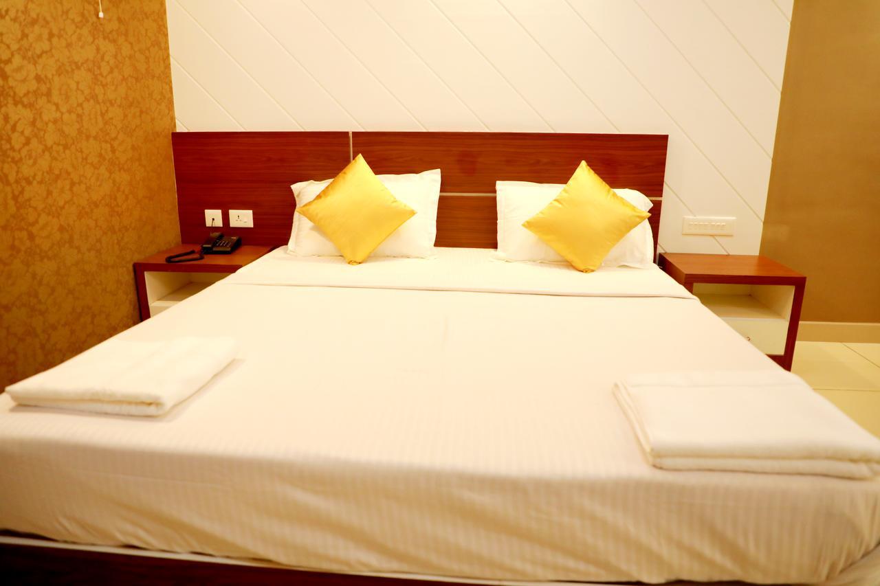 Hotel Wayanad Royal Crown Kalpetta Esterno foto
