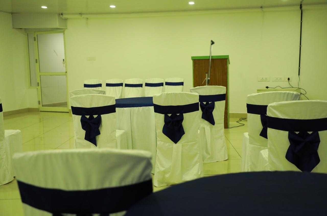 Hotel Wayanad Royal Crown Kalpetta Esterno foto